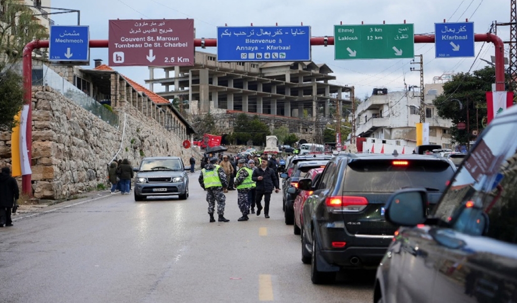 عنايا تتحضر وحشود في مار شربل بانتظار وصول البابا