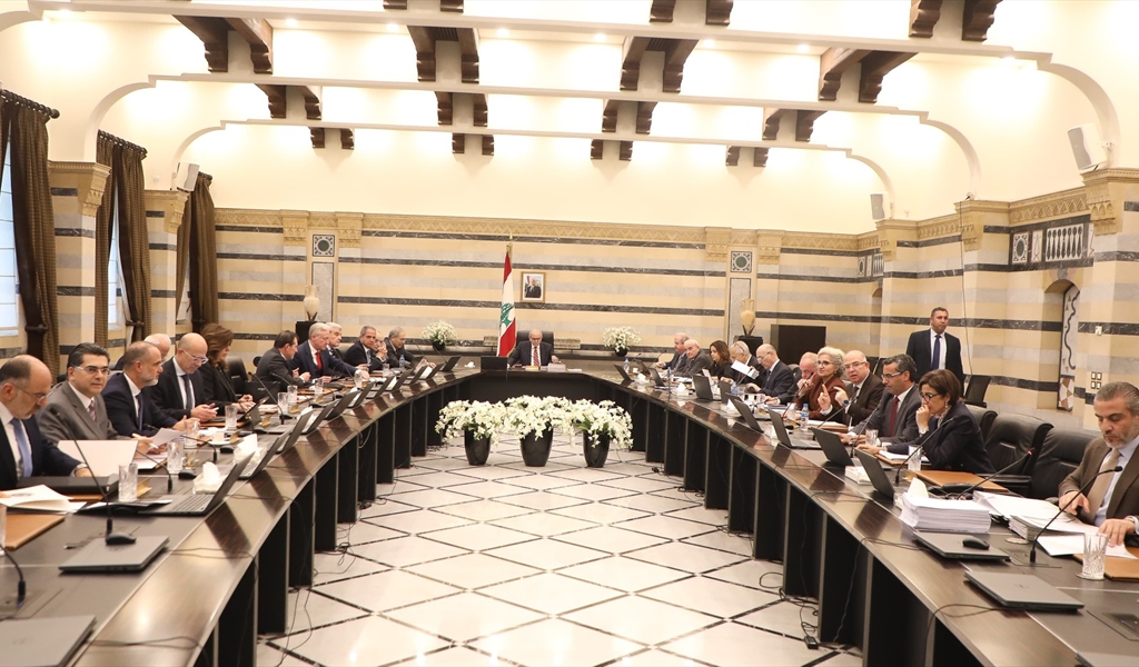 الرئيس سلام مترئساً الجلسة في حضور الوزراء