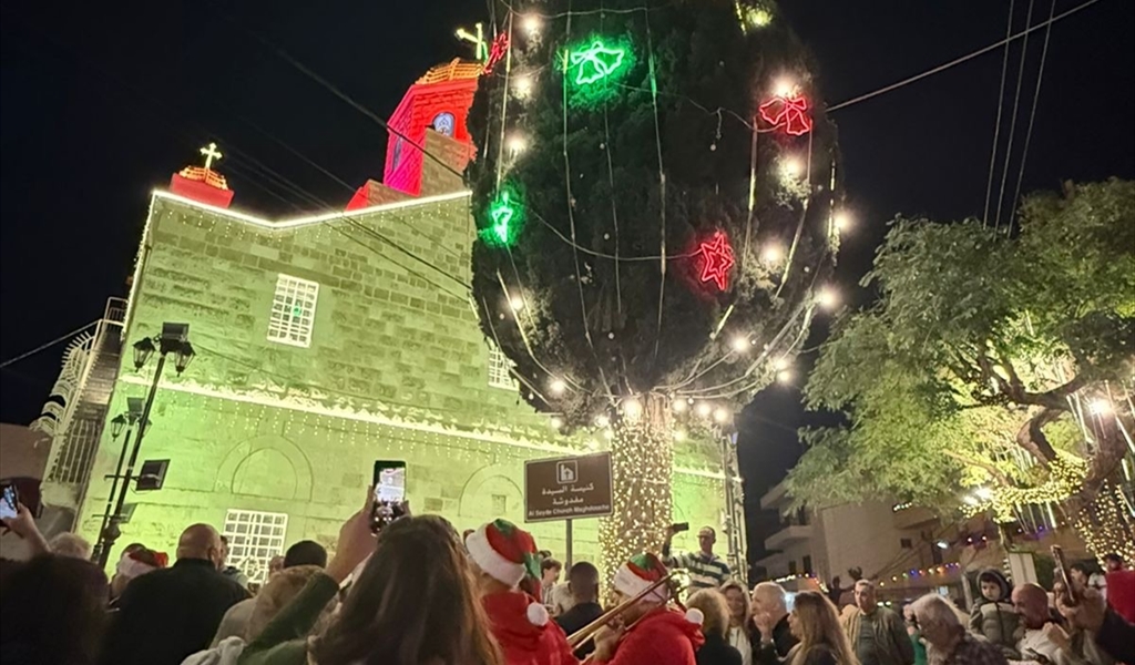 مغدوشة تُضيء زينة الميلاد  وتُطلق رسالة أمل رغم التحديات