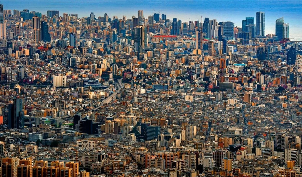 من اجتماعات الميكانيزم إلى حياة الدراجات النارية.. «أي مصير ينتظر بيروت الساعية إلى اختراع الحياة من جديد؟!»