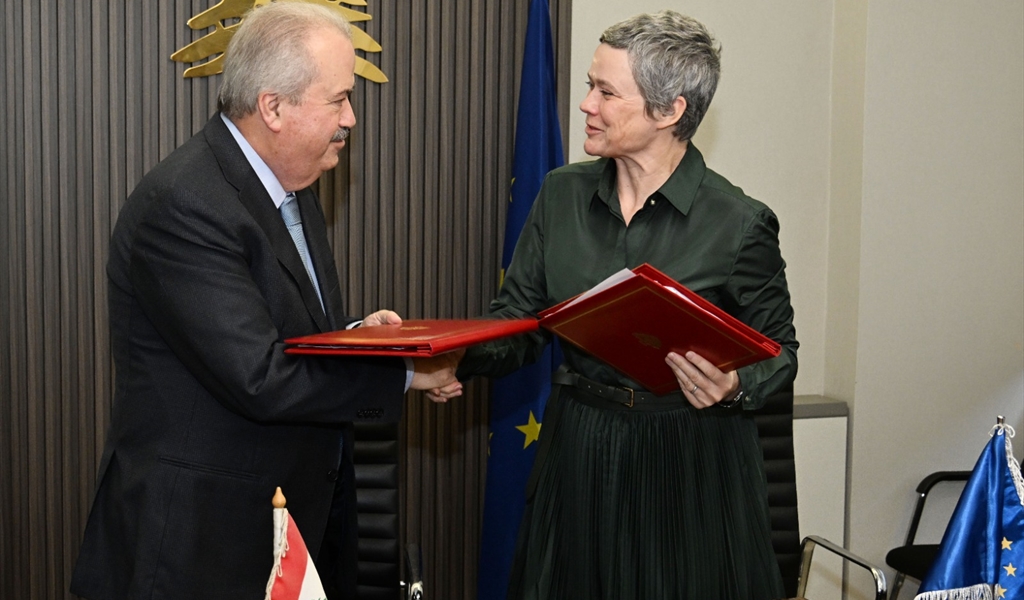 الوزير جابر ودو وال يتبادلات الاتفاقيات