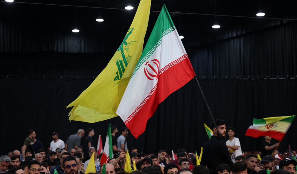 المطلوب من طهران الضغط على الحزب للإنخراط في مشروع الدولة