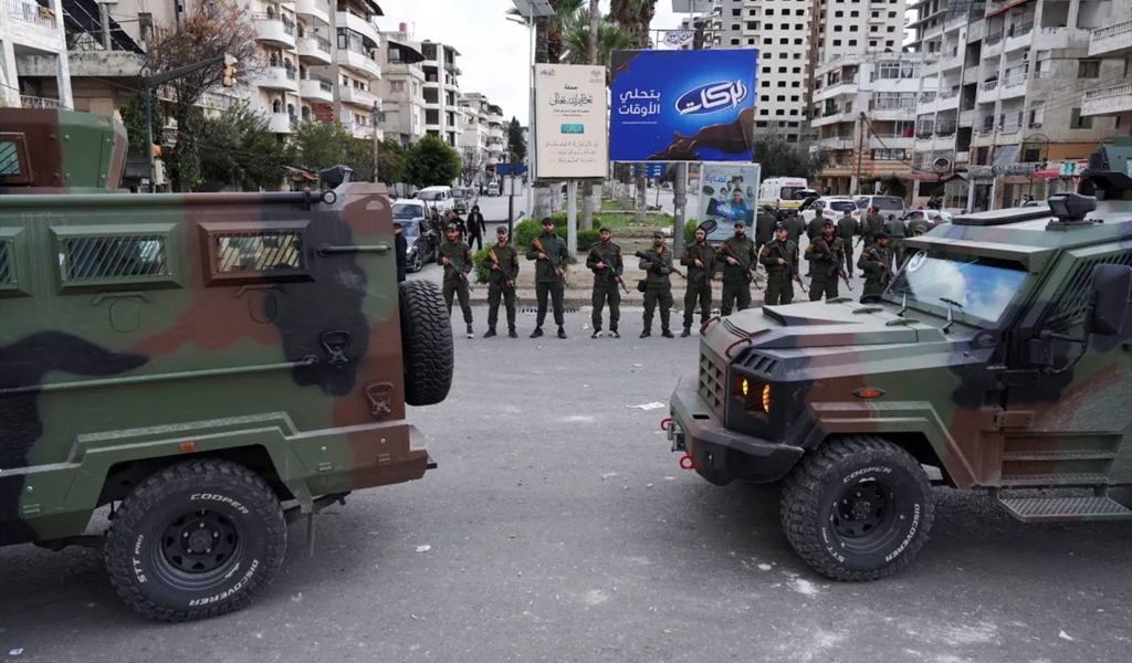 جانب من الوجود العسكري وسط اللاذقية