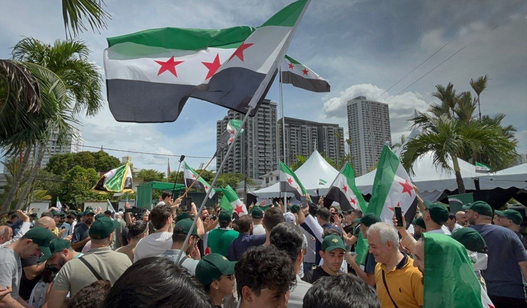 ذكرى هروب الأسد، هل وجد فيه الحزب عنواناً للتمسّك بسلاحه؟