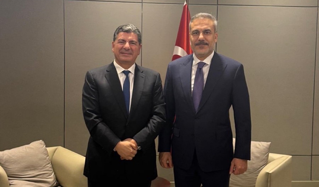 لقاء بين وزير الخارجية التركي وبهاء الحريري يضع لبنان على طاولة البحث