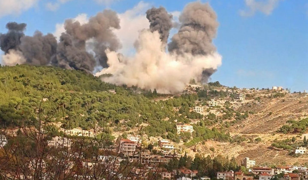 القصف الإسرائيلي على جبل الريحان (سامر وهبي)