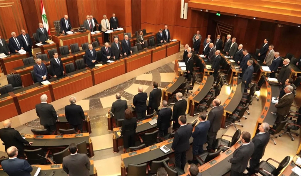 ‎المجلس والحكومة وقوفاً دقيقة صمت على رحيل سكاف والخطيب  (طلال سلمان)