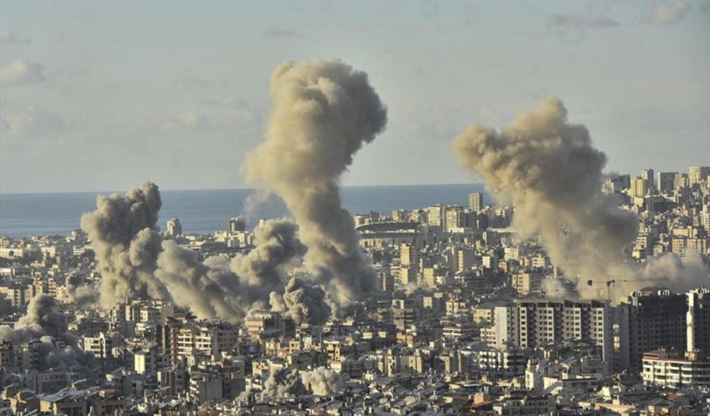 اجواء الحرب تلبد بلبنان.. و"الرئيس بمون على الثنائي"!