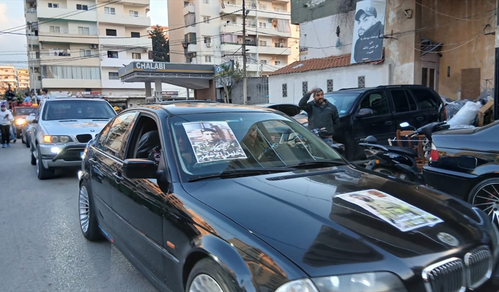 وقفة وفاء لشهيدي الإطفاء في الميناء… مطالبات بإنصاف العائلات وغياب رسمي يثير الاستغراب