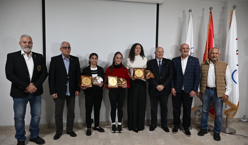 الأولمبية اللبنانية كرّمت البطلات الفائزات بميداليات آسياد الشباب والتضامن الإسلامي..