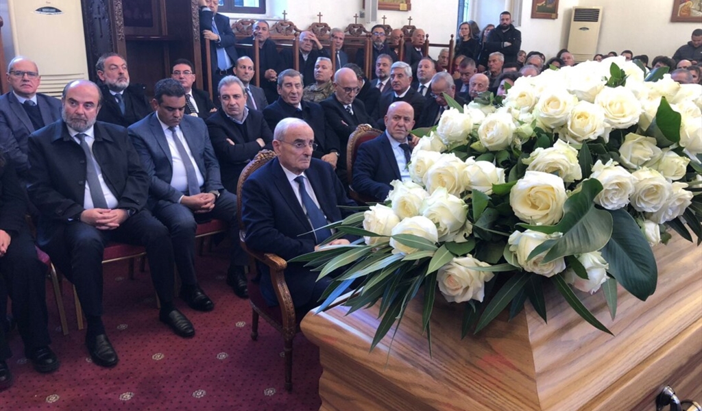 ممثلو الرؤساء الثلاثة ووزراء ونواب في مراسم التشييع