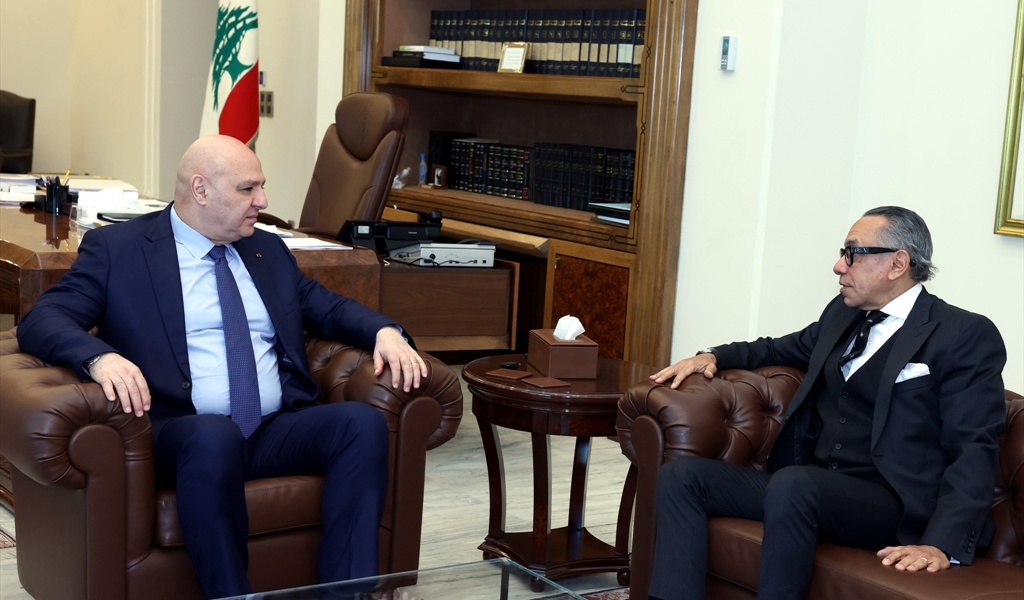 الرئيس عون مجتمعاً مع السفير موسى