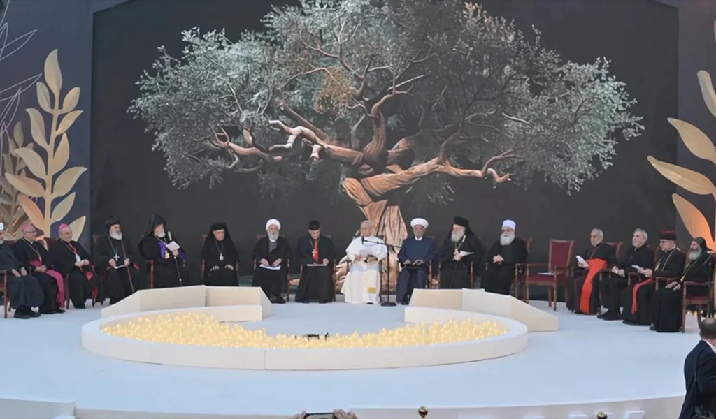 زيارة البابا إلى لبنان كمنديل القديسة فيرونيكا... فرنجيه حاضرٌ  بعيداً من "البروتوكول" ممثلاً "ملح" اللبناننين