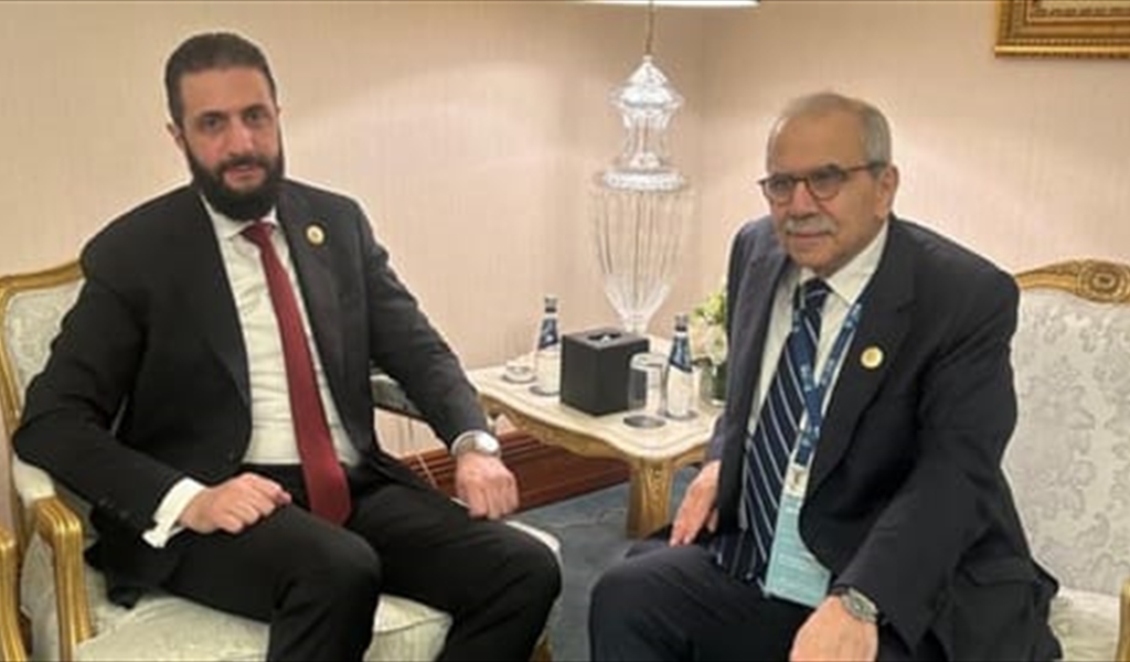 سلام ينشر صورة له مع الشرع... وما قاله عن اللقاء