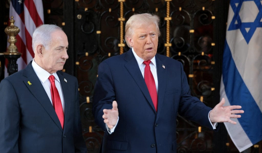 نتانياهو يكسر التقاليد ويمنح ترامب هذا الوسام...!
