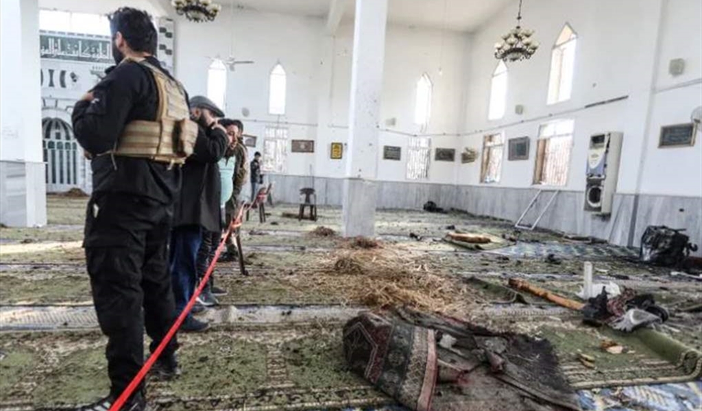 عن تفجير مسجد في حمص.. ماذا علّق "حزب الله"؟