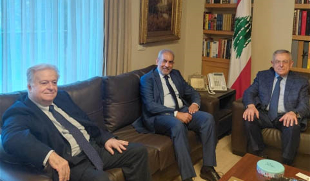 الرئيس السنيورة مستقبلاً السفير سليمان والقنصل البزري