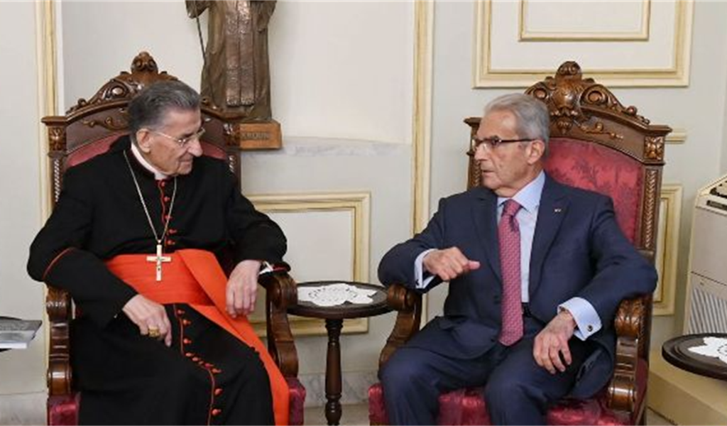 الصورة: البطريرك الراعي مستقبلا الخازن