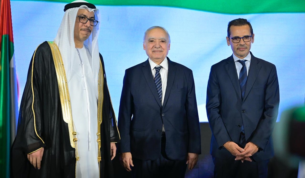 السفير الكعبي مع ممثلي الرؤساء الثلاثة الوزير سلامة والنائب علامة  (طلال سلمان)