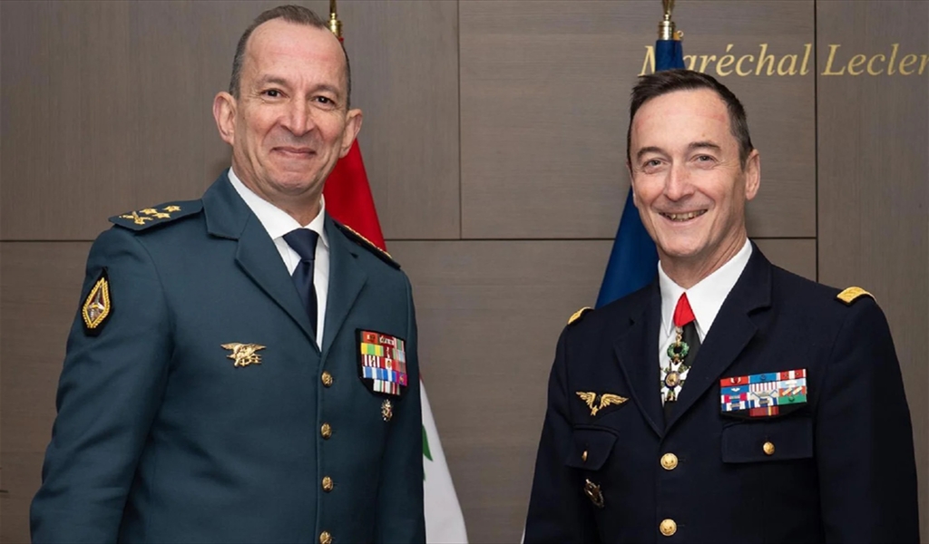 العماد هيكل مع نظيره الفرنسي