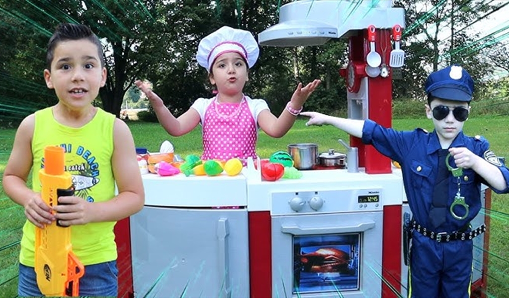 فلنلعب لعبة الفرح ..