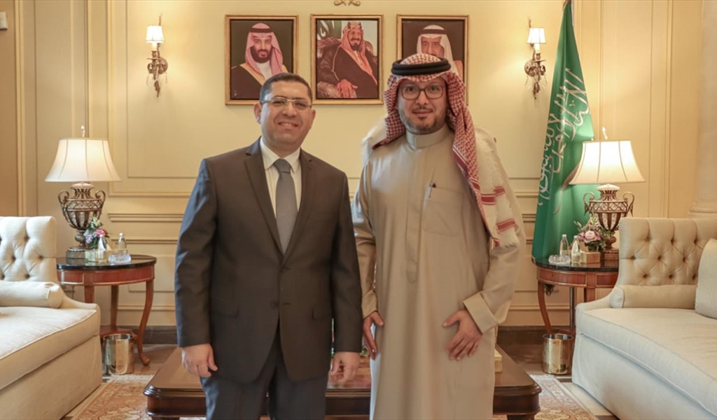 السفير السعودي خلال استقباله المحافظ مكاوي