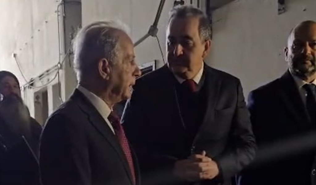 السفير الأميركي يجول في "كهرباء لبنان"