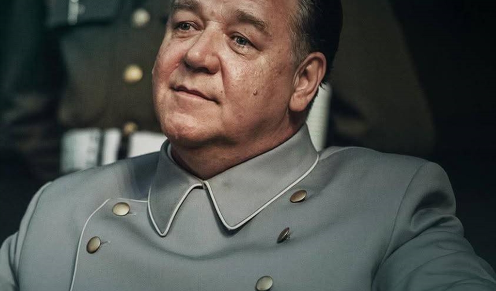 راسل كراو الرائع في دوره