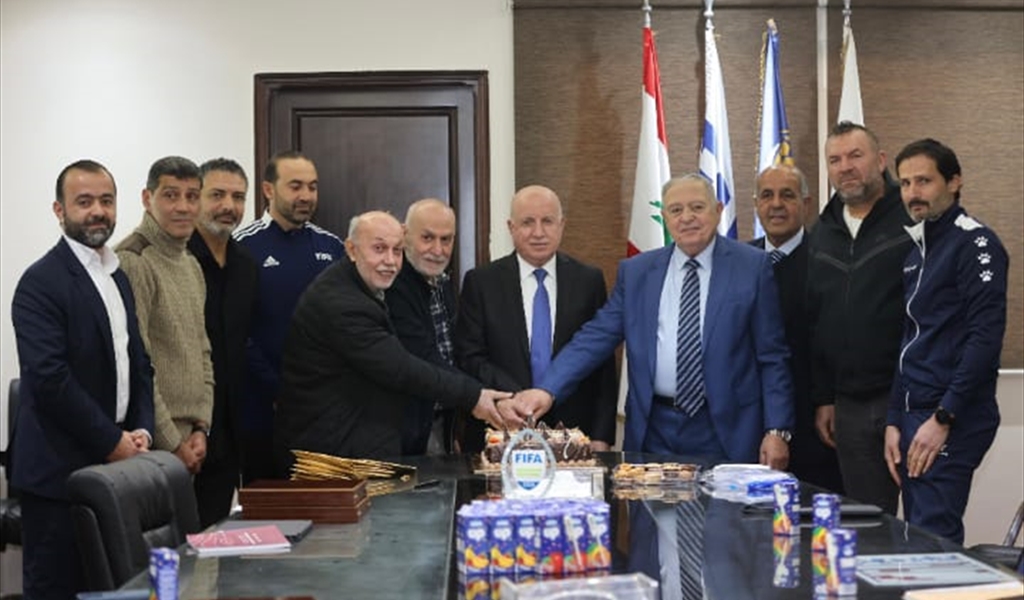 اتحاد كرة القدم يسلّم الشارات الدولية لعام 2026 ويكرّم الحكام المعتزلين..