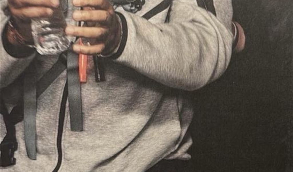 ترامب ينشر صورة لمادورو مكبل اليدين ومعصوب العينين