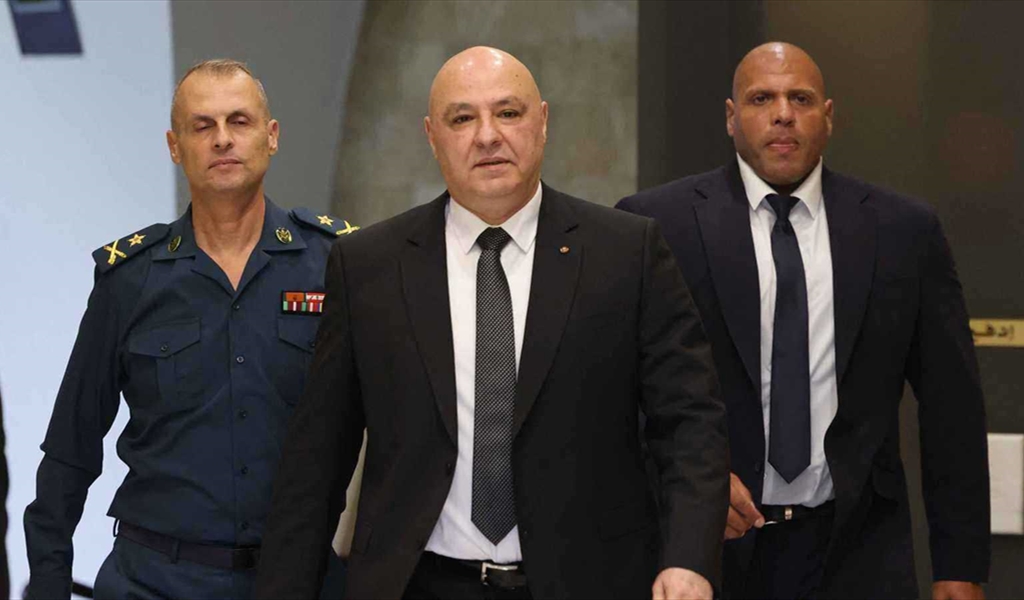 "المهادنة لم تغير شيئاً".. عون يصعّد لهجته وحزب الله يهدد بـ"فائض القوة"