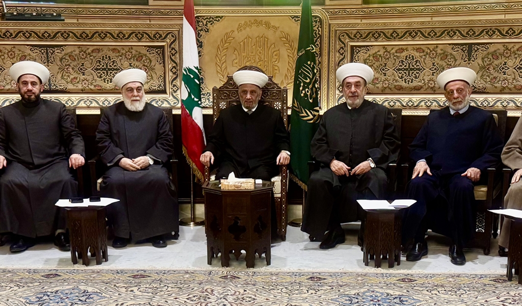 المفتي دريان يتوسط المفتين