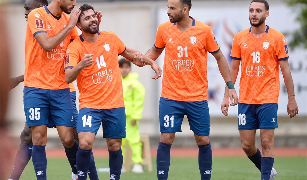 ثنائية مهدي الزين وخليل بدر في شباك الحكمة تعزز صدارة الانصار للدوري..