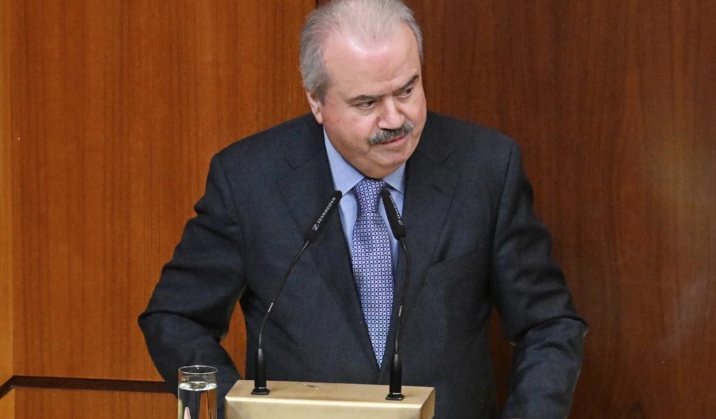 صرخة مسؤولة لوزير المال بمواجهة المزايدين