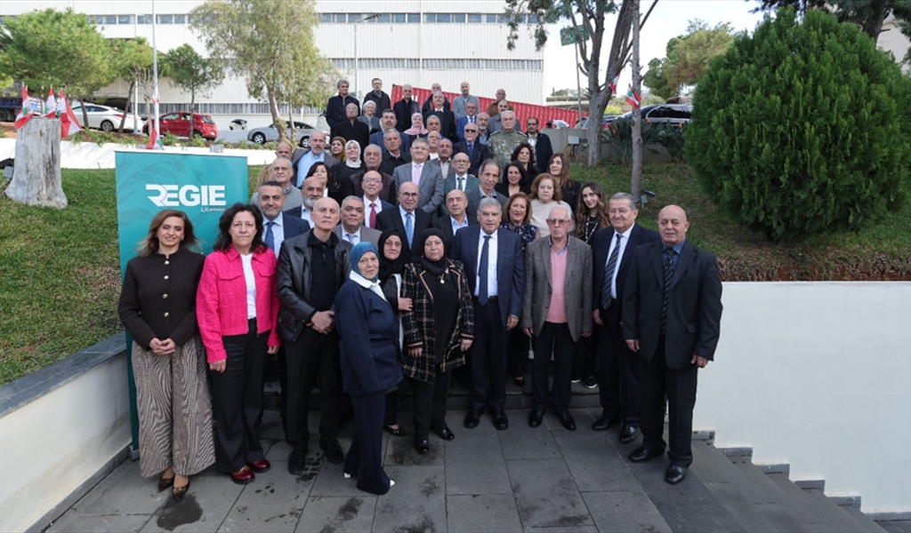 المهندس سقلاوي متوسطاً المكرَّمين