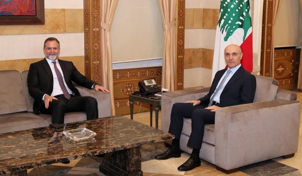الوزير الحجار خلال لقائه صائب تمام سلام