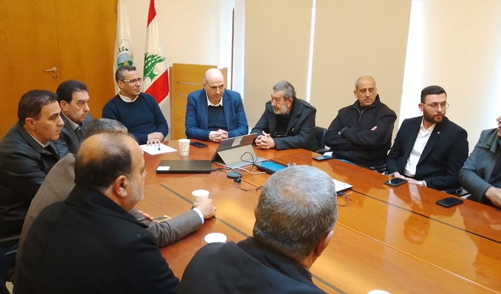 الوزير هاني مستقبلاً وفداً من نواب عكّار