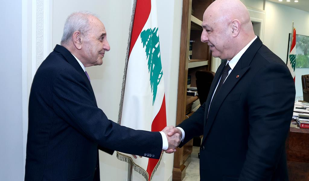 الرئيس عون مستقبلاً الرئيس بري في بعبدا