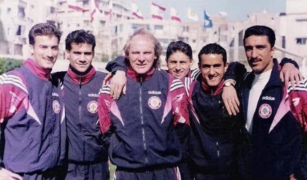 الموت يغيب الويلزي تيري يوراث مدرب منتخب لبنان السابق..