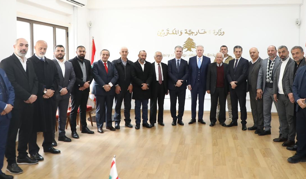 الوزير رجّي مستقبلاً وفد العرقوب