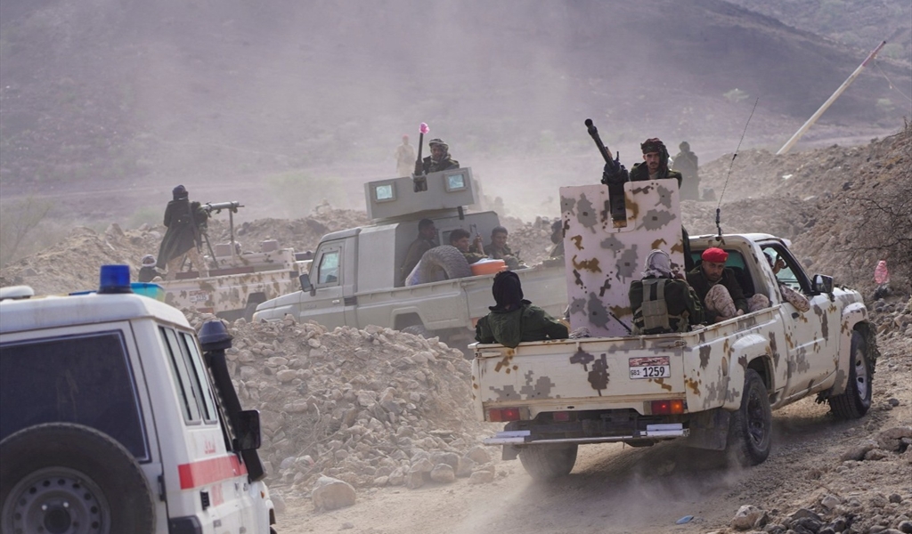 انتشار قوات العمالقة في عدن.. ورئيس المجلس الانتقالي متوارٍ