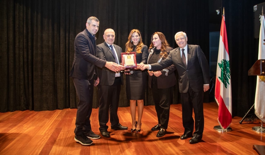 الدكتور سابا زريق والنائب طوني فرنجية وروبير فرنجية والصفدي خلال حفل توقيح الكتاب