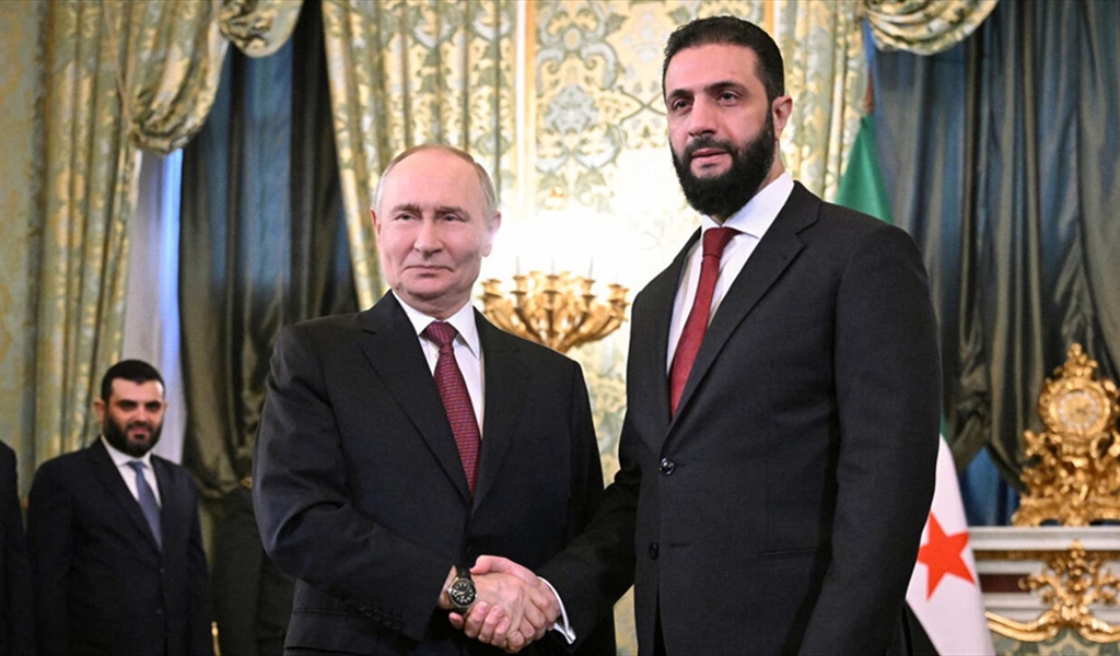 الرئيس بوتين يرحب بالرئيس الشرع في الكرملين أمس