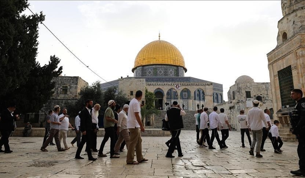 الأوقاف الفلسطينية في تقرير عن اعتداءات الشهر الفائت: اقتحام الأقصى 27 مرة ومنع الأذان 53 وقتاً في الحرم الإبراهيمي