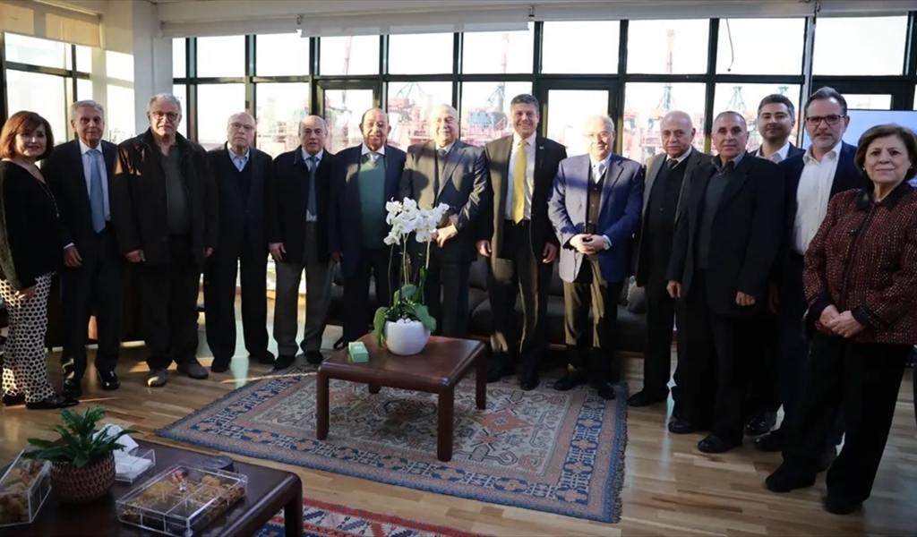 النفّي مستقبلاً وفداً من المركز الإسلامي- عائشة بكار