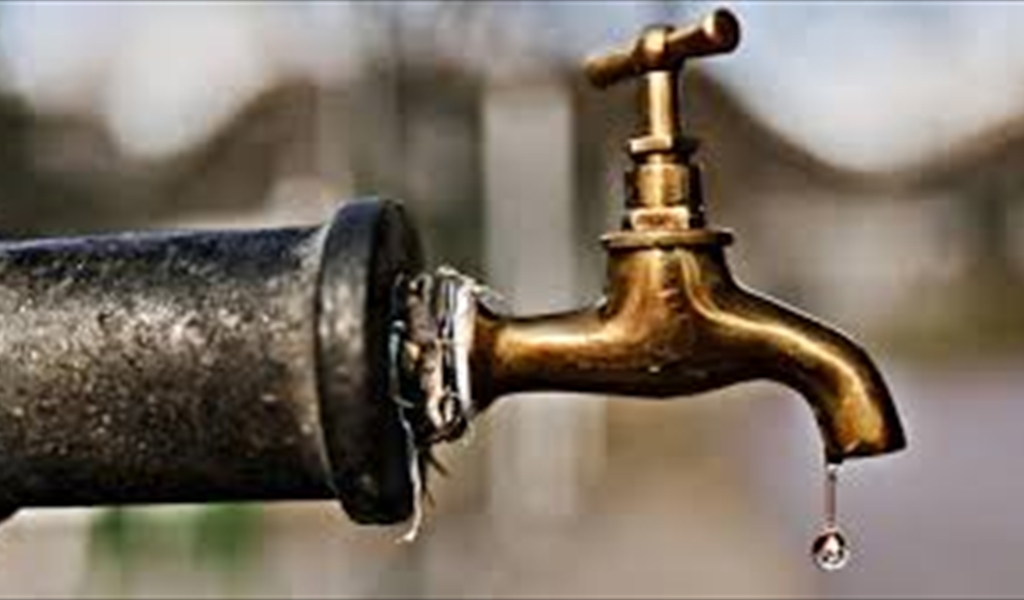 انقطاع المياه يفاقم معاناة طرابلس بسبب كهرباء قاديشا