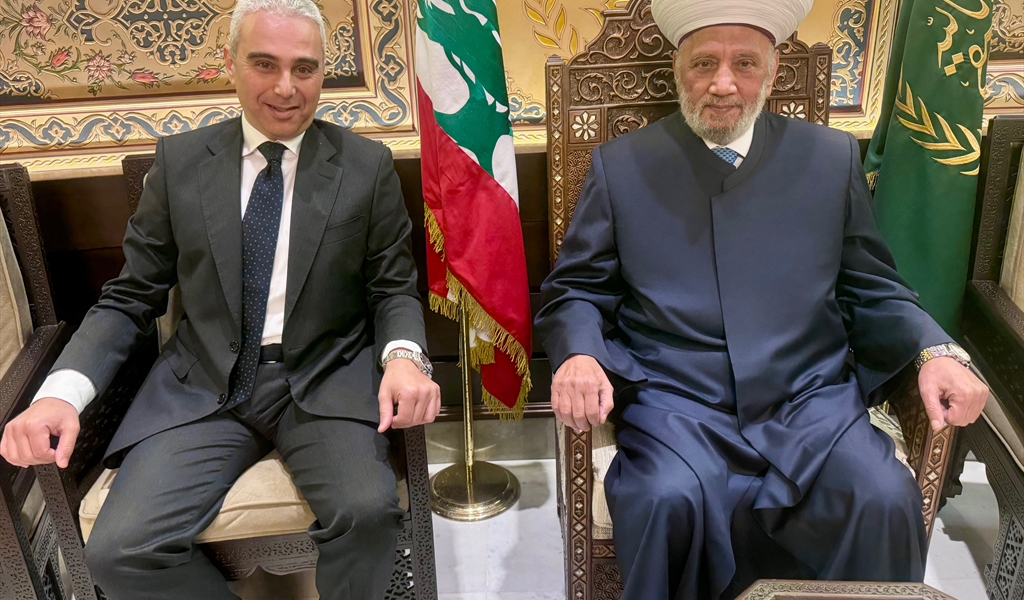 المفتي دريان مستقبلاً القنصل المشد