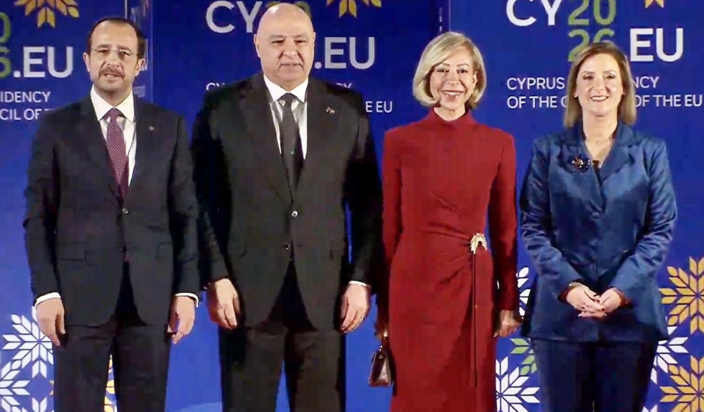 الرئيسان عون وخريستو دوليدس والسيدة الأولى عون ونظيرتها القبرصية خلال الاحتفال مساء أمس بترؤس قبرص رئاسة الاتحاد الأوروبي