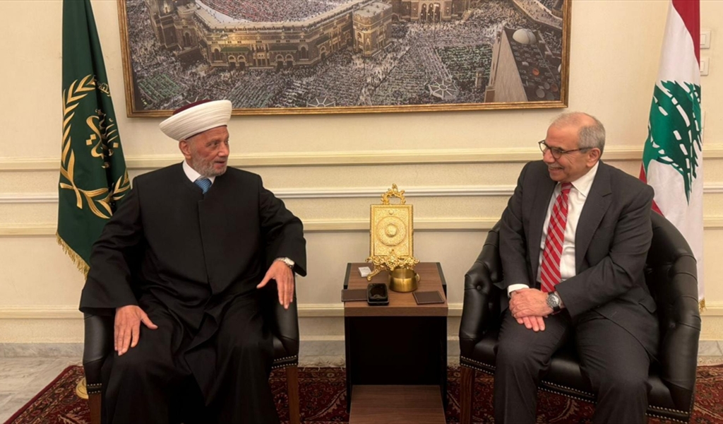 ماذا دار بين سلام ودريان؟