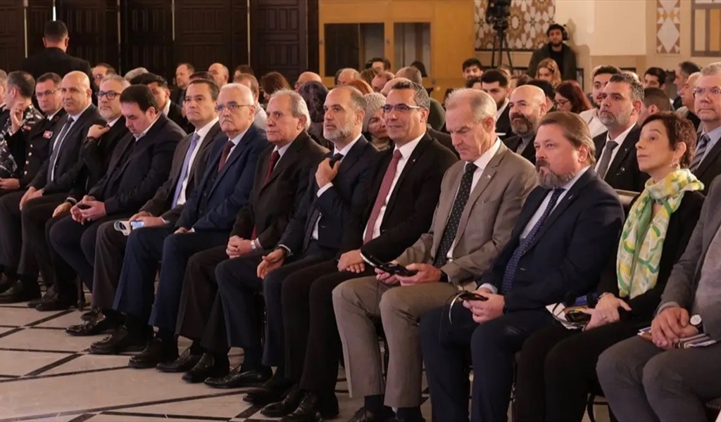 مشاركون في المؤتمر الوطني في السراي الحكومي